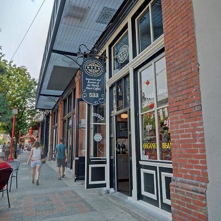 Gorgeous Old Town Condo With Patio And Parking! Victoria Exteriér fotografie