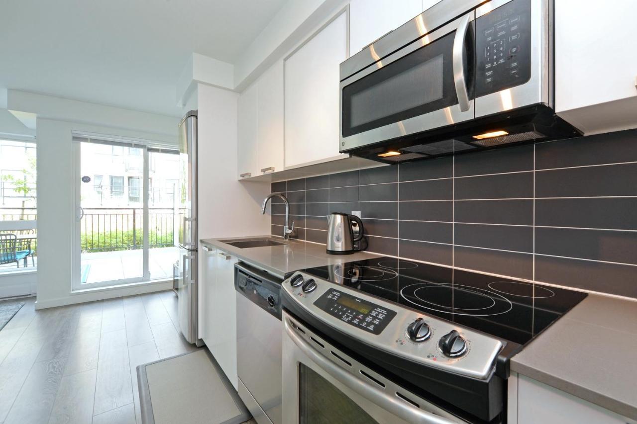 Gorgeous Old Town Condo With Patio And Parking! Victoria Exteriér fotografie