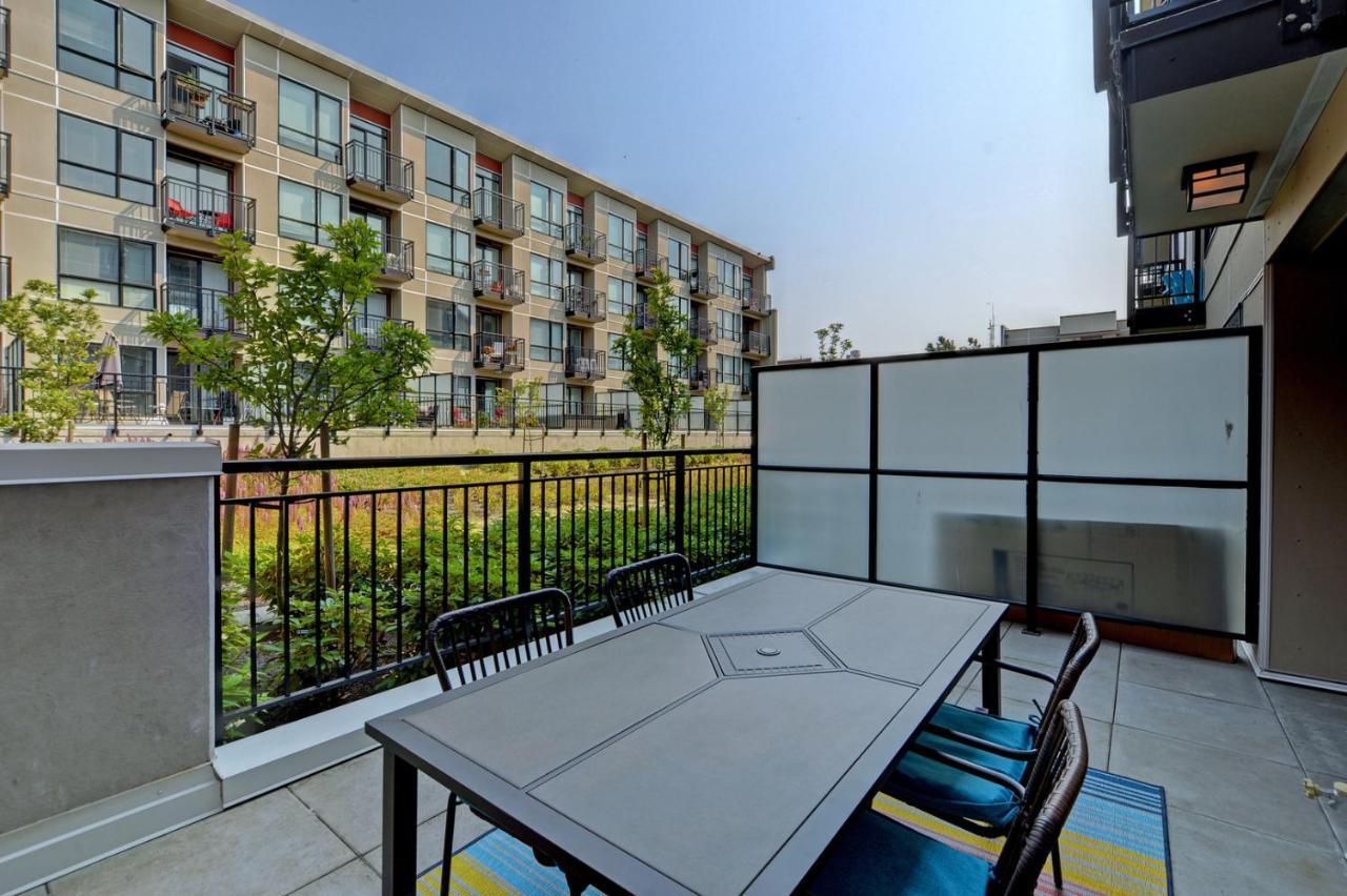 Gorgeous Old Town Condo With Patio And Parking! Victoria Exteriér fotografie